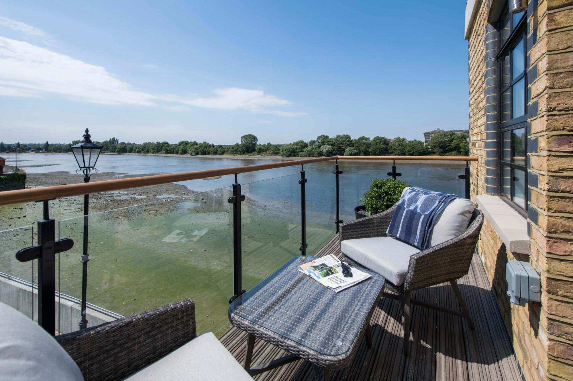 Palace Wharf Apartments Londra Exterior foto