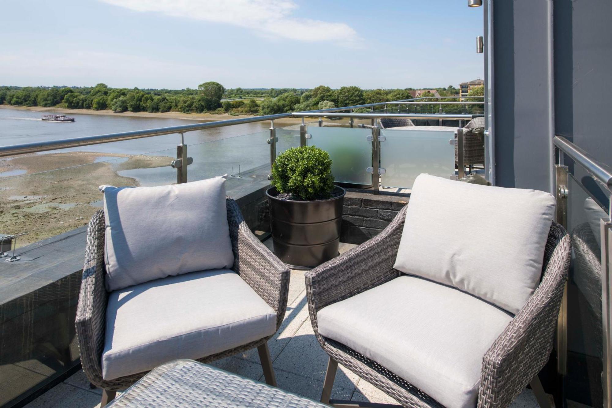 Palace Wharf Apartments Londra Exterior foto