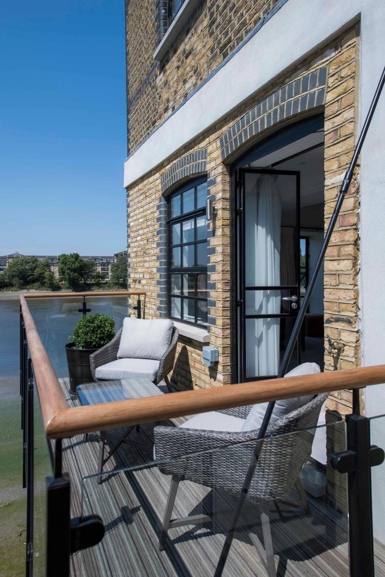 Palace Wharf Apartments Londra Exterior foto