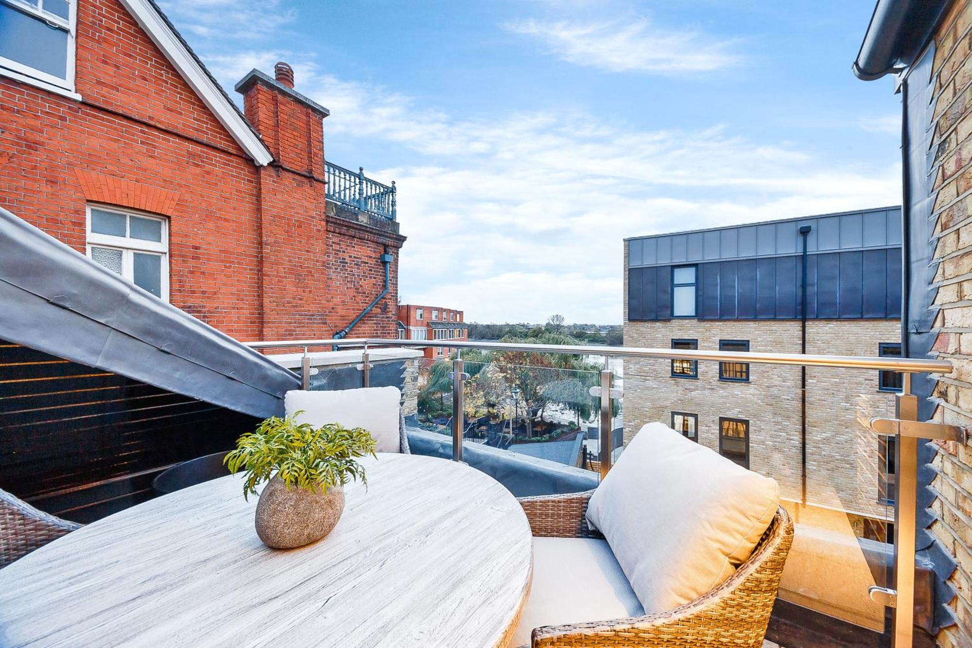 Palace Wharf Apartments Londra Exterior foto
