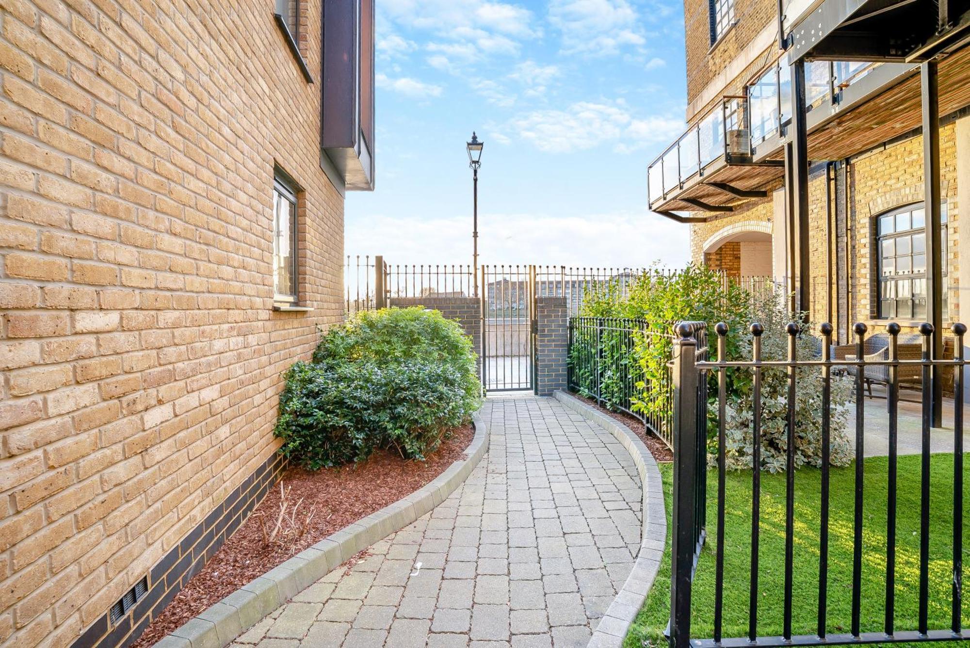 Palace Wharf Apartments Londra Exterior foto